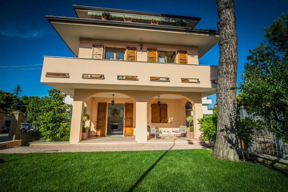 Appartamenti Vicino Al Mare Чивитанова-Марке Экстерьер фото