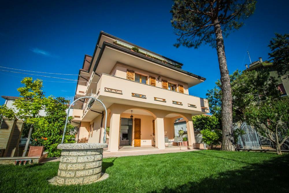 Appartamenti Vicino Al Mare Чивитанова-Марке Экстерьер фото